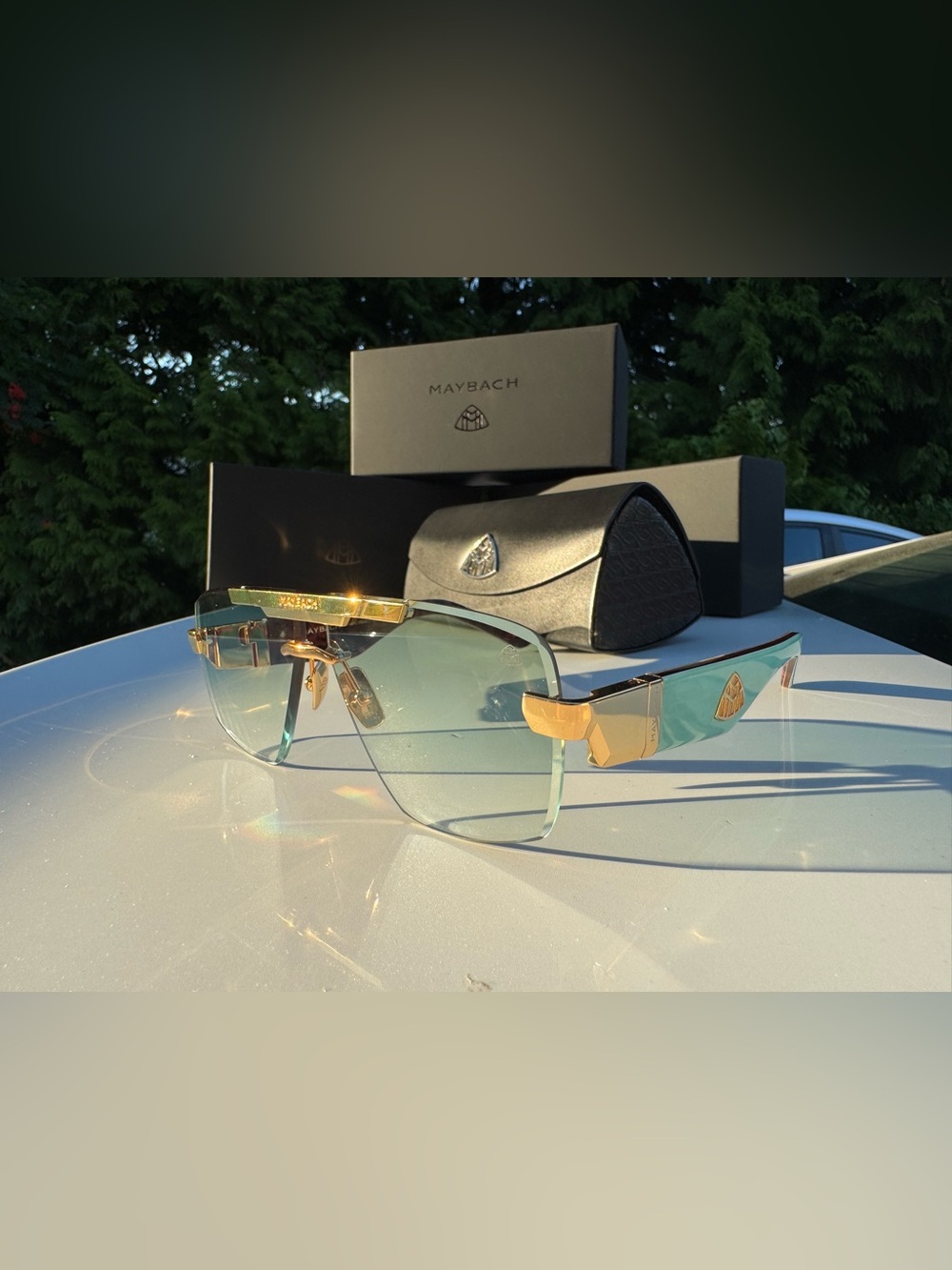 Men’s Gold & Green Rimless Sunglasses
